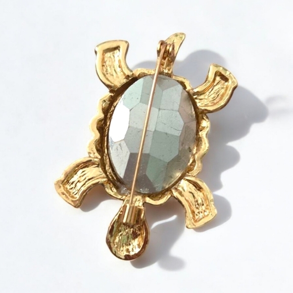 NEW! Rhinestone Turtle Brooch - Picture 3 of 3